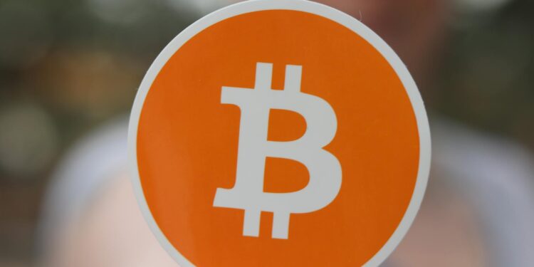 Graph showing a financial transaction with cryptocurrency symbols and a 3iQ logo.