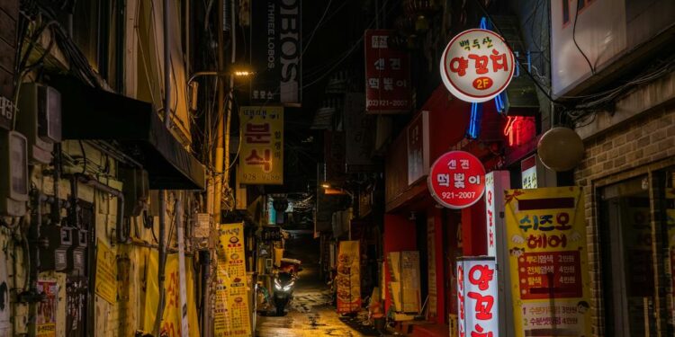 South Korean regulators debate over stablecoin regulations amidst market uncertainty.