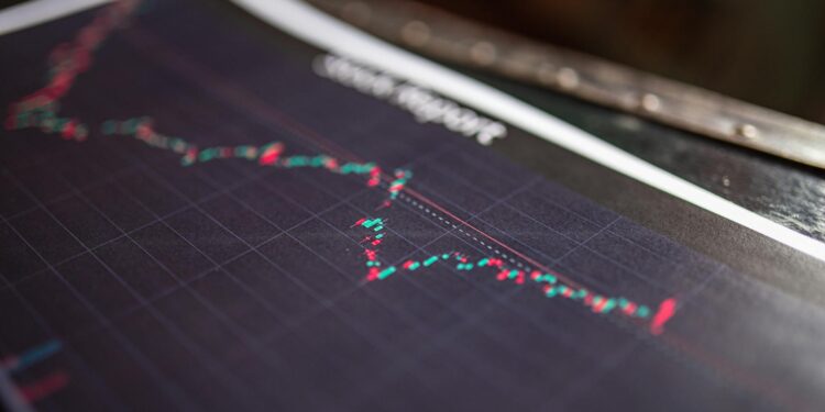 Graph showing Kraken's revenue growth, highlighting non-trading revenue surge in finance.
