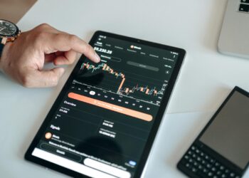 Chainlink and Coinbase logos overlayed with blockchain graphics and liquidity charts.