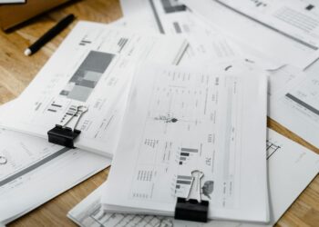 Financial documents and charts illustrating creditor payments related to FTX's bankruptcy.
