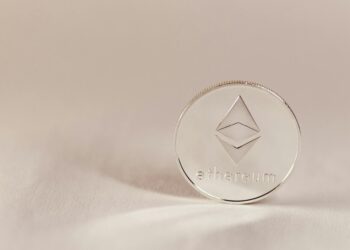 KelpDAO exploiter's funds being transferred to Ethereum Mainnet, showcasing crypto transaction activity.