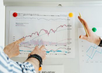 A graph showing stablecoin market growth and USDT's declining market share.